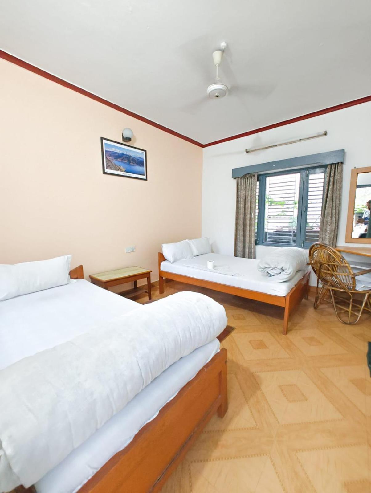 Hotel Mountain View - Lakeside بوكْرا المظهر الخارجي الصورة