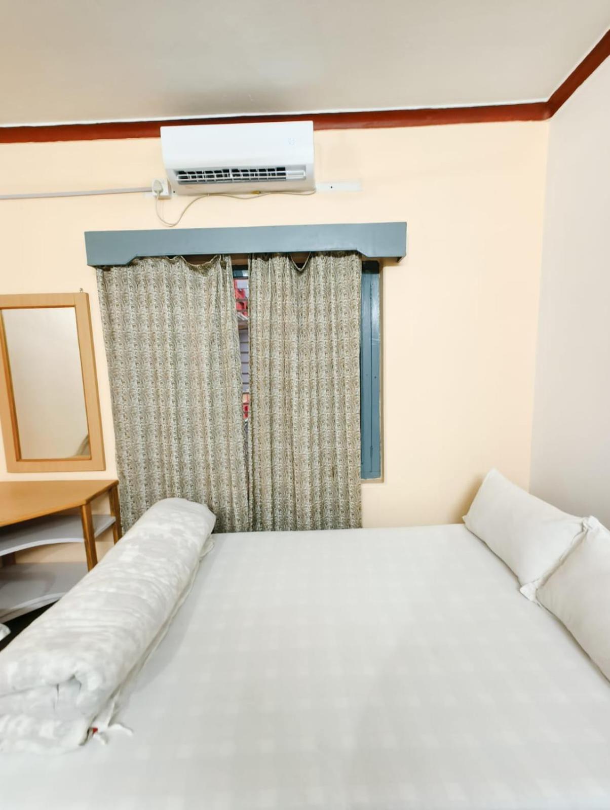 Hotel Mountain View - Lakeside بوكْرا المظهر الخارجي الصورة
